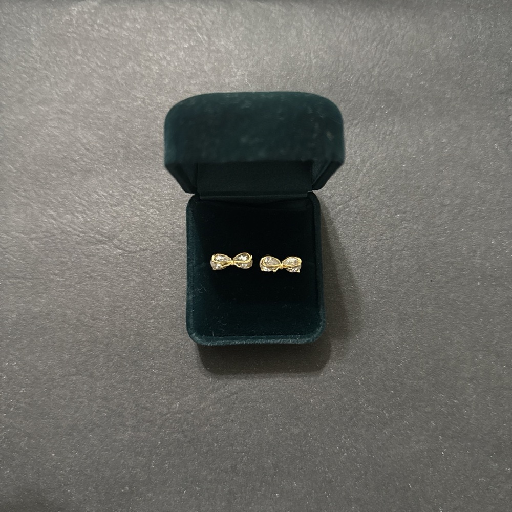 Elegant Gold Knot Earrings